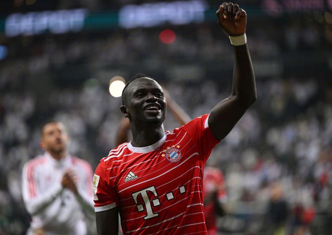 莱万西甲生涯进74球，同期单一联赛进球数仅次于哈兰德和凯恩（莱万西甲生涯已斩获74球，同期单一联赛进球仅逊哈兰德与凯恩）