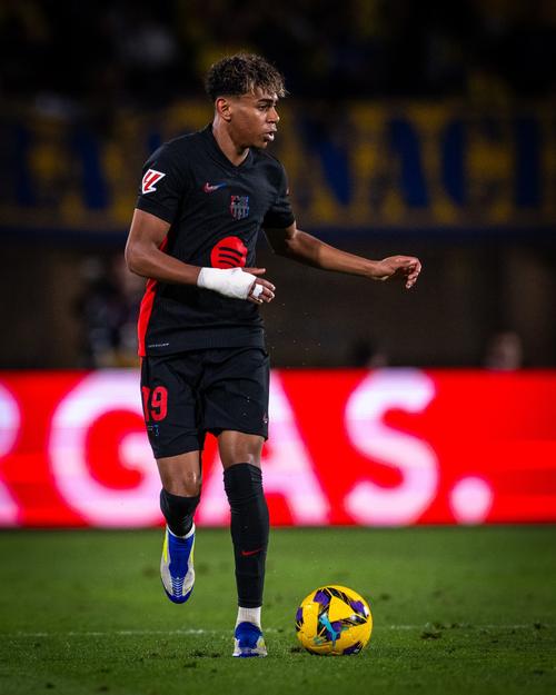 斯科蒂-巴恩斯23分 NBA湖人123-120险胜猛龙 里夫斯44分（里夫斯轰44分 湖人123-120力克猛龙 巴恩斯拿下23分）