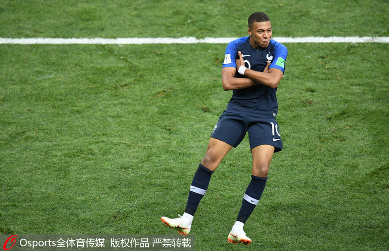 萨哈：曼联在转会市场必须谨慎，冬窗不能急于放走梅努（萨哈：曼联应谨慎操作转会，冬窗勿仓促放走梅努）